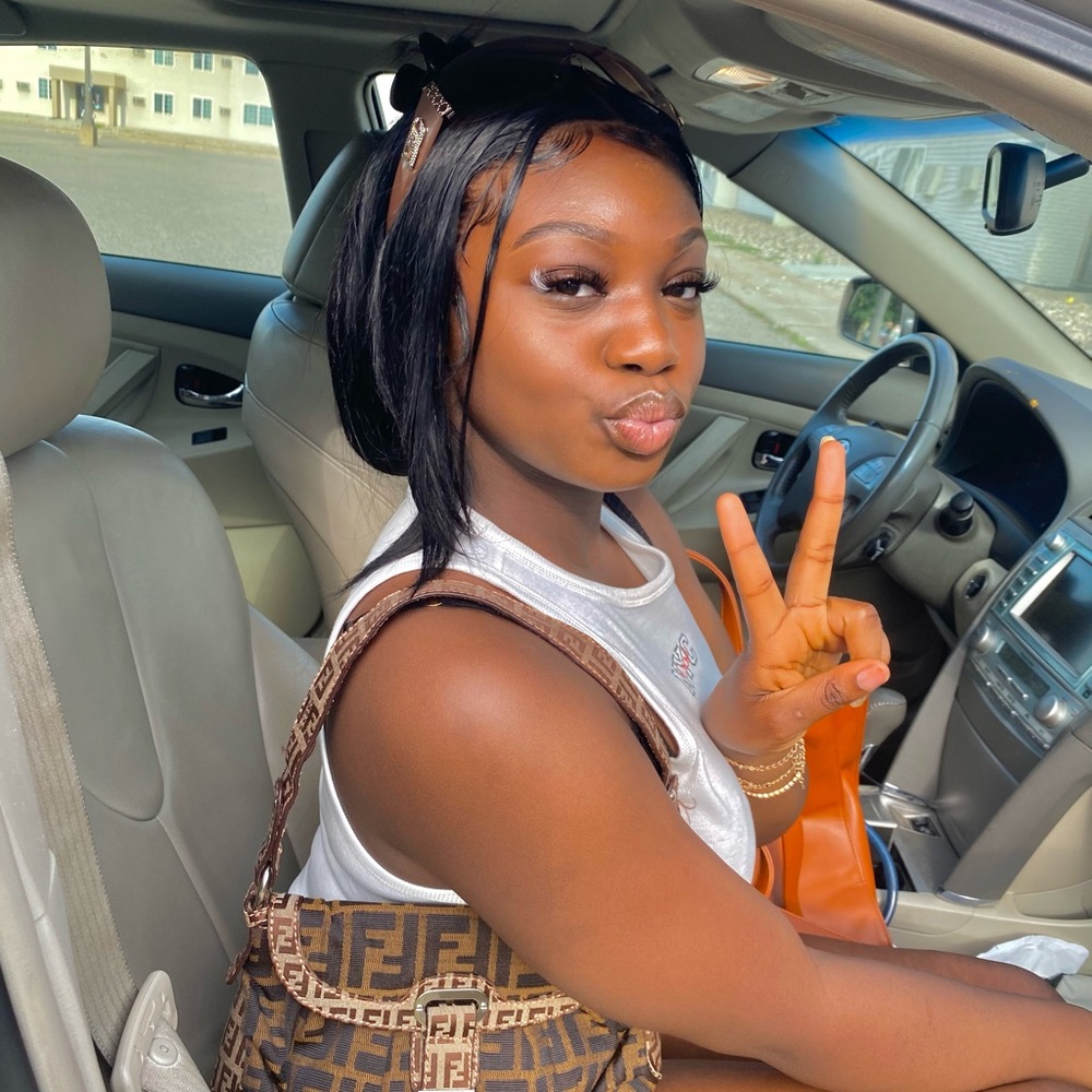 Meet your Posher, Manixa